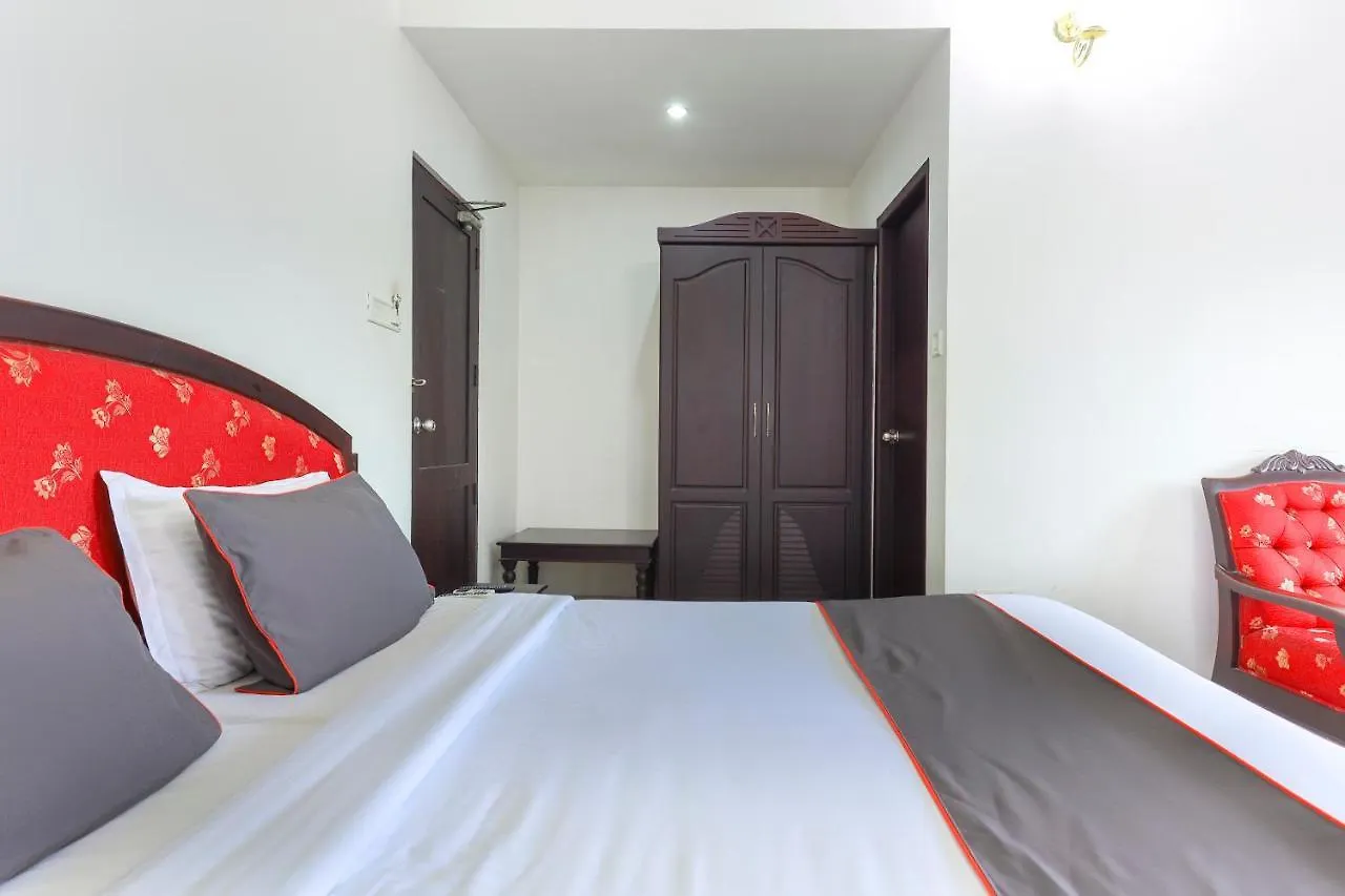 Collection O 50234 Hotel Geebee Nedumbassery Ινδία